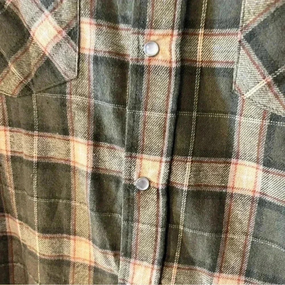 Outdoor Casuals Flannel Shirt Men's M Button-Up Green Plaid Long Sleeve NWT - Picture 5 of 6